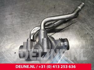 Gebruikte Thermostaathuis Volvo S80 (AR/AS) 2.4 D 20V Prijs € 60,00 Margeregeling aangeboden door van Deijne Onderdelen Uden B.V.