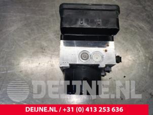 Volvo V60 ABS pump O147969 photo 3