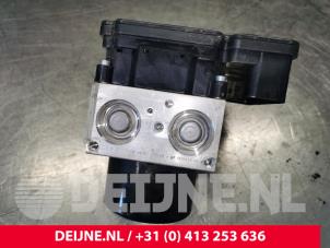 Volvo V60 ABS pump O147969 photo 2