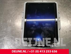 Gebruikte Display Multi Media regelunit Volvo XC60 II (UZ) 2.0 D4 16V AWD Prijs € 350,00 Margeregeling aangeboden door van Deijne Onderdelen Uden B.V.