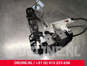 Mercedes eSprinter Door lock mechanism 2-door, left O148020 photo 3