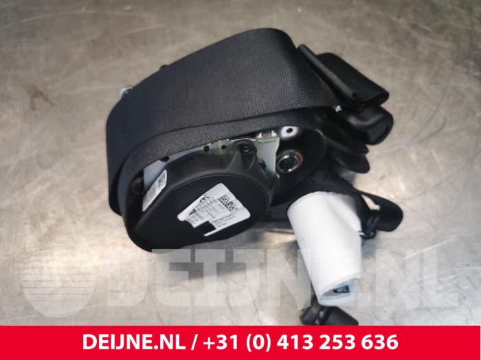 Mercedes eSprinter Sicherheitsgurt links vorne O148029