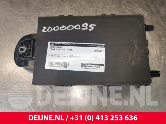 Volvo XC60 Fuse box O148051