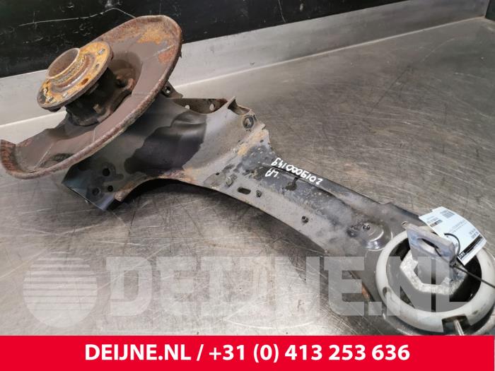 Volvo V60 Achsschenkel links hinten O148124
