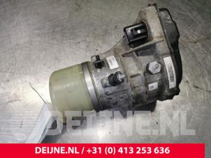 Volvo V60 Power steering pump O148272 photo 2