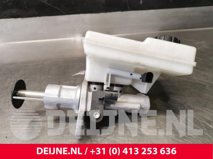 Volkswagen Crafter Master cylinder O148533