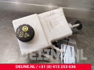 Volkswagen Crafter Master cylinder O148533 photo 2