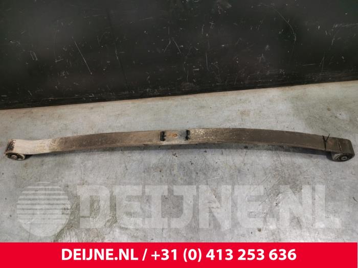 Mercedes eSprinter Blattfeder hinten O148573