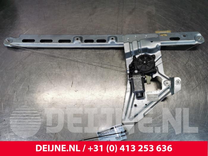 Mercedes Sprinter Ruitmechaniek 2Deurs links-voor O148797