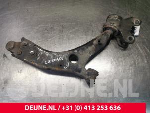 Volvo V40 Front lower wishbone, left O148962 photo 3