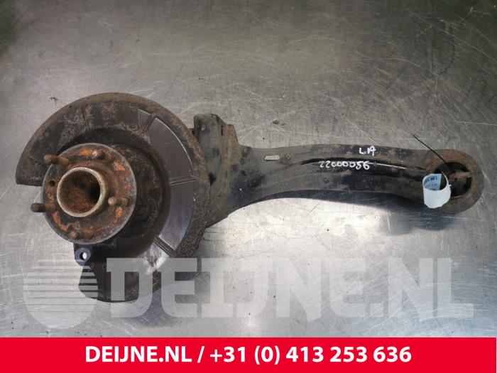 Volvo V40 Fusee links-achter O149003
