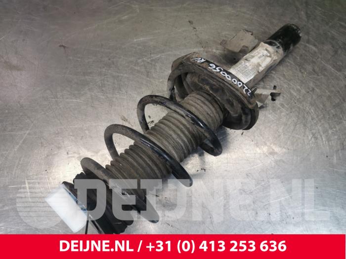 Volvo V40 Stoßdämpferstrebe rechts vorne O149005