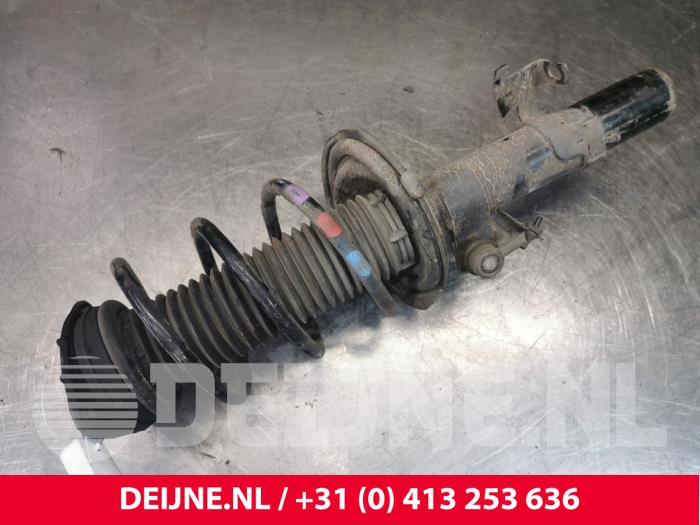 Volvo V40 Stoßdämpferstrebe links vorne O149006