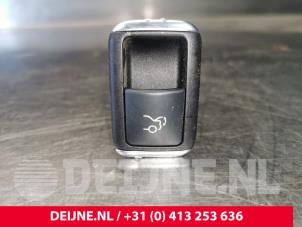 Tesla Model S Schalter Heckklappe O149104 foto 2