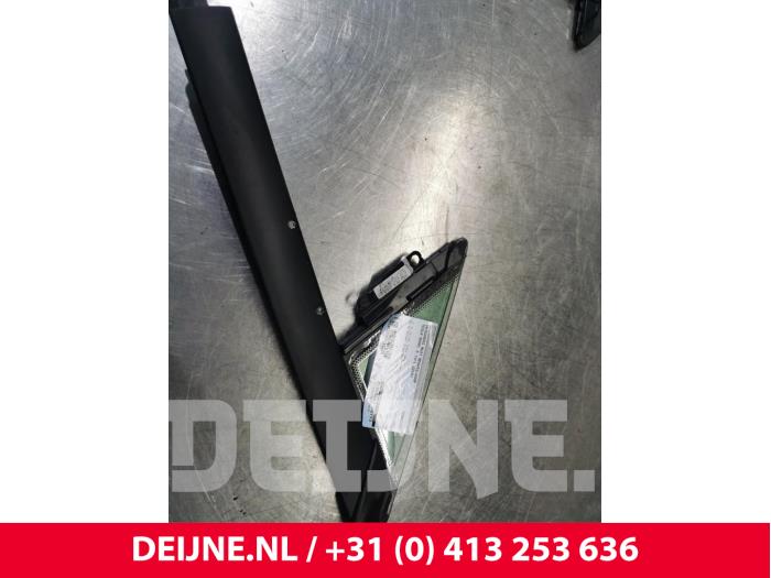 Tesla Model S Driehoeks Ruit rechts-voor O149239