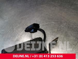 Volvo V70 Headlight washer motor O149400 photo 2