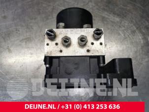 Volvo V70 ABS Pomp O149466 foto 2