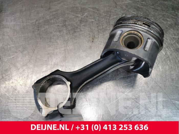 Mercedes Sprinter Kolben O149538