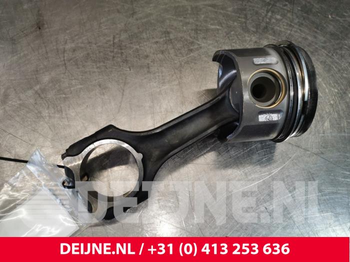 Mercedes Sprinter Kolben O149539