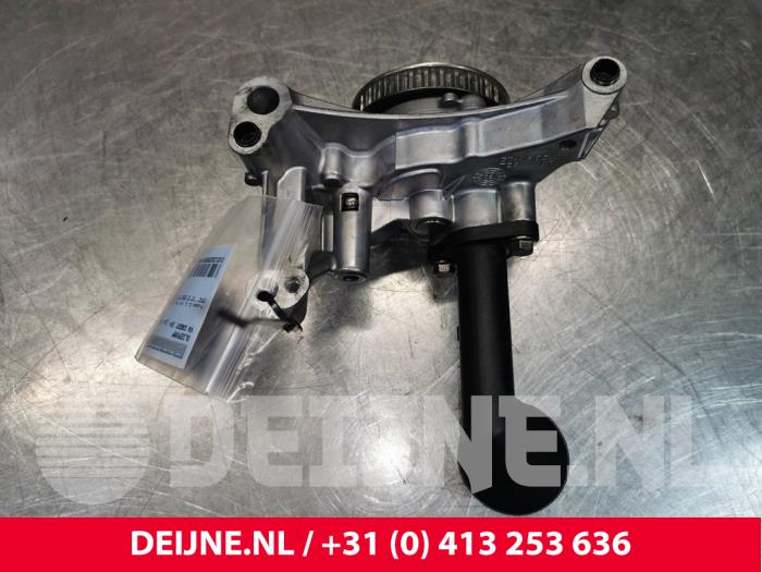 Gebruikte Oliepomp Volkswagen Caddy III (2KA,2KH,2CA,2CH) 2.0 TDI 16V 4Motion Prijs € 72,60 Inclusief btw aangeboden door van Deijne Onderdelen Uden B.V.
