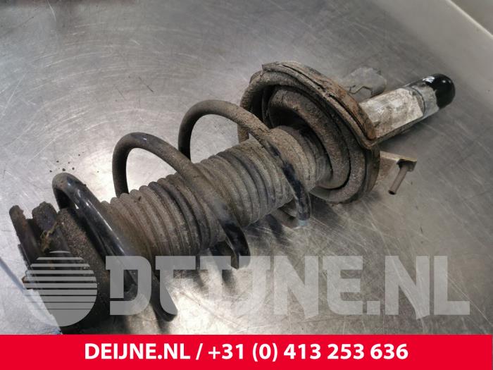 Volvo V40 Front shock absorber rod, right O149717
