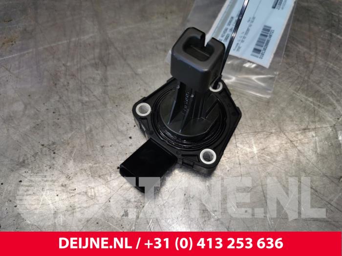Gebruikte Oliepeil sensor Volkswagen Caddy III (2KA,2KH,2CA,2CH) 2.0 TDI 16V 4Motion Prijs € 24,20 Inclusief btw aangeboden door van Deijne Onderdelen Uden B.V.