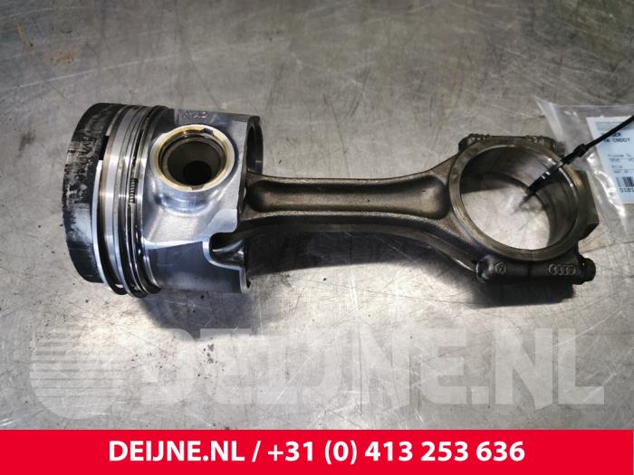 Gebruikte Zuiger Volkswagen Caddy III (2KA,2KH,2CA,2CH) 2.0 TDI 16V 4Motion Prijs € 121,00 Inclusief btw aangeboden door van Deijne Onderdelen Uden B.V.