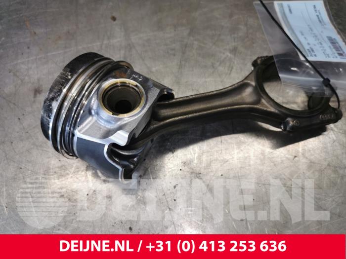 Gebruikte Zuiger Volkswagen Caddy III (2KA,2KH,2CA,2CH) 2.0 TDI 16V 4Motion Prijs € 121,00 Inclusief btw aangeboden door van Deijne Onderdelen Uden B.V.