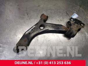 Volvo V40 Front lower wishbone, left O149790 photo 2