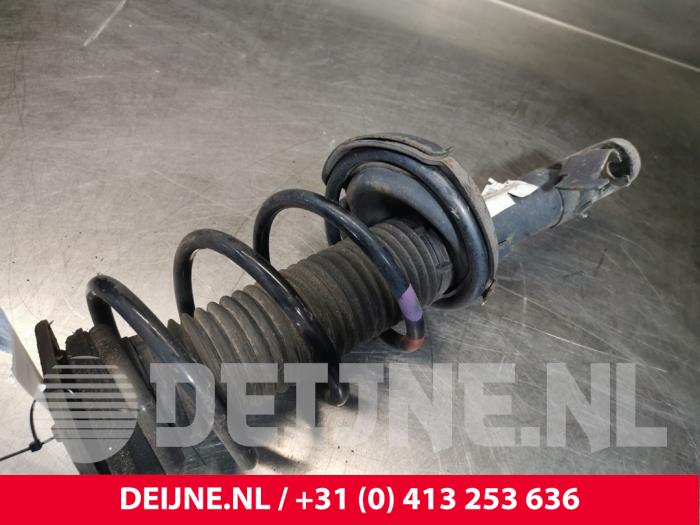 Volvo V40 Schokdemperpoot links-voor O150002