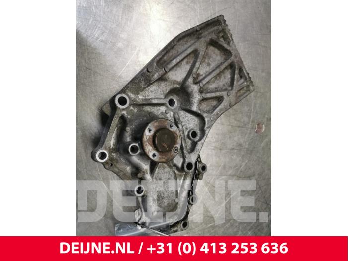 Gebruikte Waterpomp Renault Master Prijs € 36,30 Inclusief btw aangeboden door van Deijne Onderdelen Uden B.V.