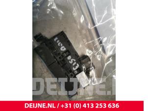 Volkswagen Golf Start/Stopp Schalter O150195 foto 2