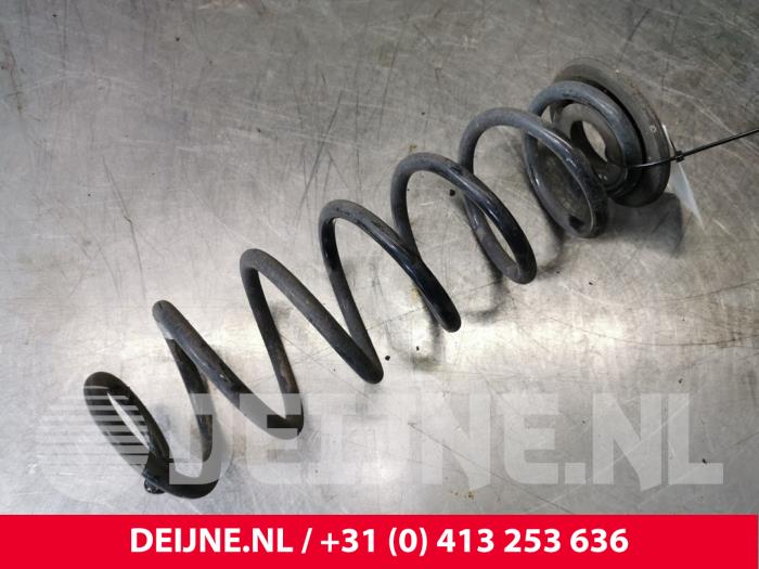 Volkswagen Golf Rear coil spring O150284