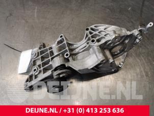 Volkswagen Caddy Motorlager O150290 foto 4