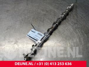 Volkswagen Caddy Camshaft O150296 photo 2