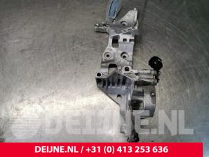 Volkswagen Golf Aircopomp Steun O150327 foto 4