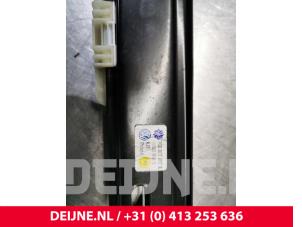 Volkswagen Crafter Ruitmechaniek 2Deurs rechts-voor O150698 foto 3