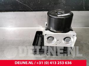 Volvo S60 ABS Pomp O150835 foto 3