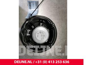 Volkswagen Crafter Speaker O150921 photo 2