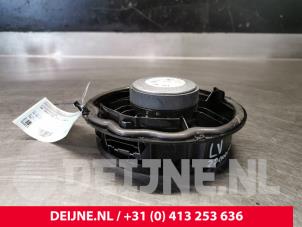 Volkswagen Crafter Speaker O150921 photo 3