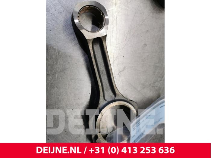 Gebruikte Drijfstang Ford Transit Prijs € 48,40 Inclusief btw aangeboden door van Deijne Onderdelen Uden B.V.