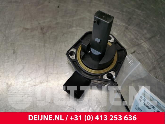 Gebruikte Oliepeil sensor Volkswagen Transporter Prijs € 24,20 Inclusief btw aangeboden door van Deijne Onderdelen Uden B.V.