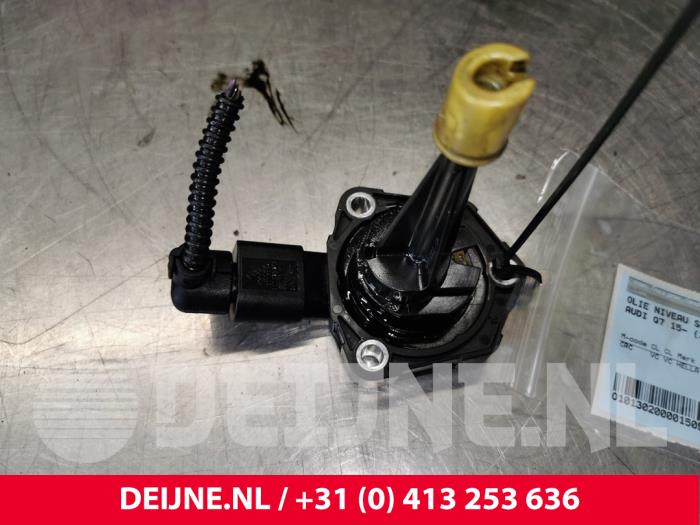 Gebruikte Oliepeil sensor Audi Q7 Prijs € 20,00 Margeregeling aangeboden door van Deijne Onderdelen Uden B.V.