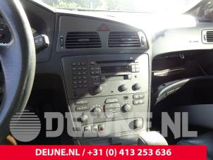Gebruikte Radio/CD Speler (diversen) Volvo V70 (SW) 2.3 T5 20V Prijs op aanvraag aangeboden door van Deijne Onderdelen Uden B.V.