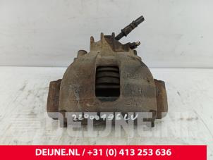 Volvo V70 Remklauw (Tang) links-voor O151103 foto 2