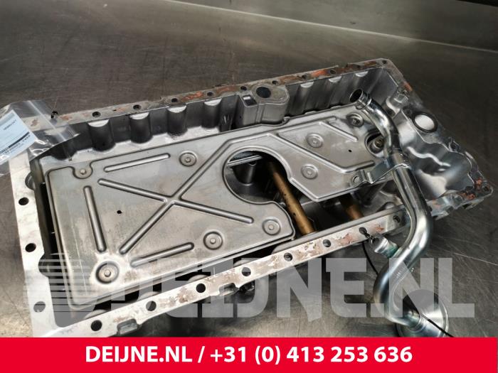 Gebruikte Carterpan Volvo XC90 I 2.4 D5 20V Prijs € 125,00 Margeregeling aangeboden door van Deijne Onderdelen Uden B.V.