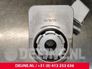 Volvo V40 Ölkühler O151172 foto 3