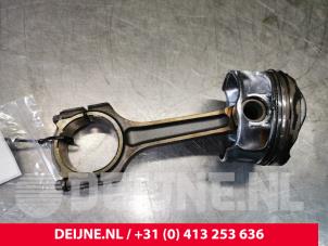 Gebruikte Zuiger Volvo V40 (MV) 1.6 T2 GTDi 16V Prijs € 100,00 Margeregeling aangeboden door van Deijne Onderdelen Uden B.V.