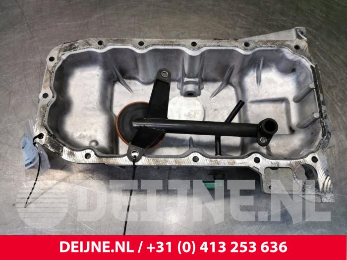 Gebruikte Carterpan Volvo V40 (MV) 1.6 T2 GTDi 16V Prijs € 125,00 Margeregeling aangeboden door van Deijne Onderdelen Uden B.V.