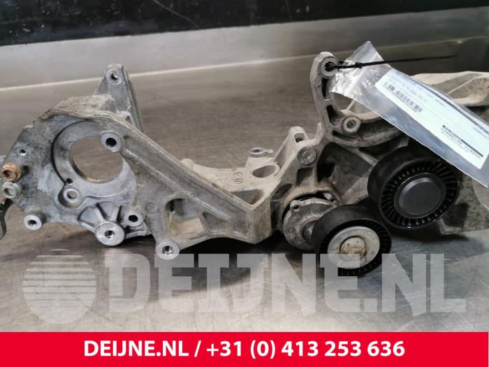 Volkswagen Crafter Engine mount O151340